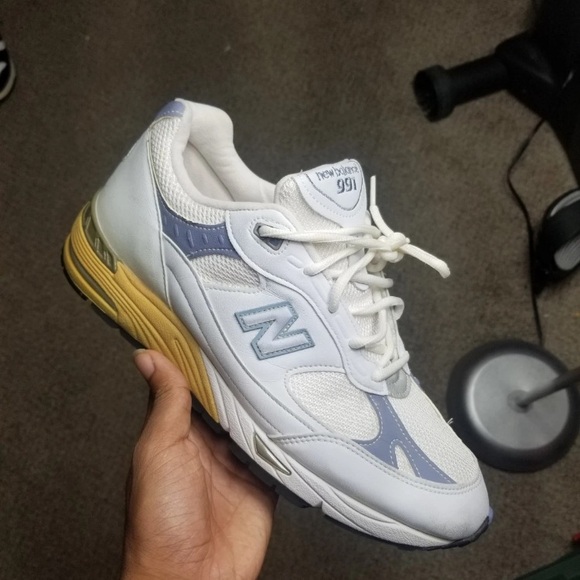 New Balance 991 White Sneakers - Picture 1 of 9